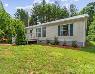 98 Cardinal Lane, Burnsville, NC 28714