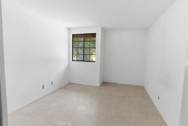 3810 Honolulu Avenue, La Crescenta, CA 91214