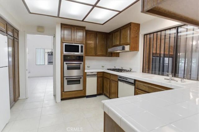 3810 Honolulu Avenue, La Crescenta, CA 91214