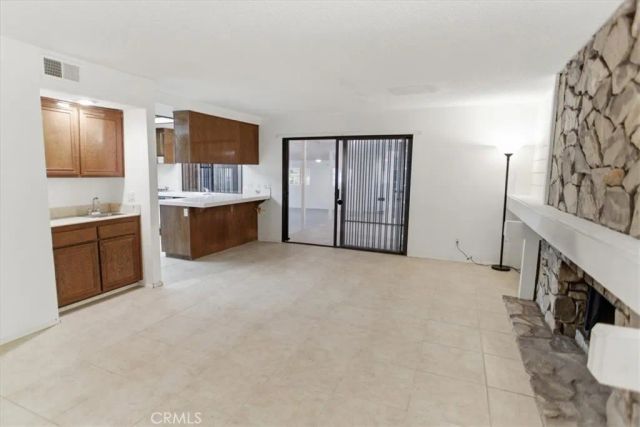 3810 Honolulu Avenue, La Crescenta, CA 91214