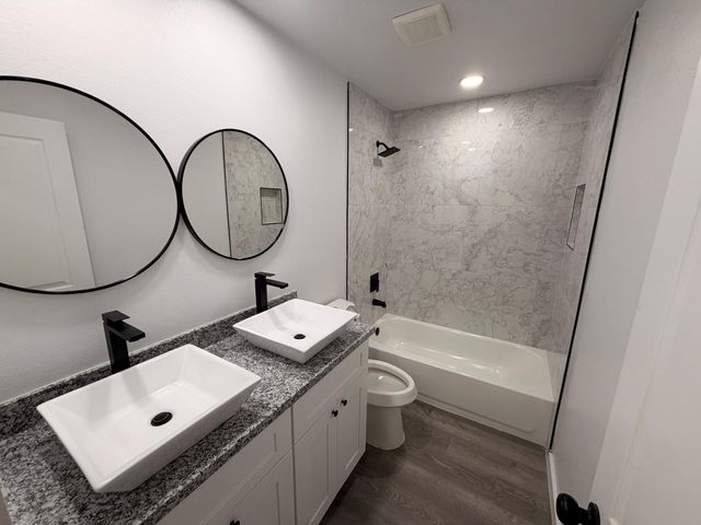 916 Brook Forest Drive A, Conroe, TX 77385