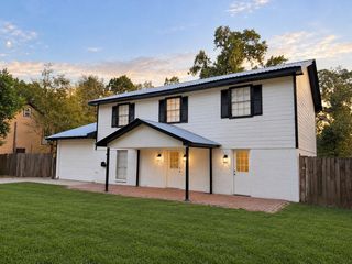 916 Brook Forest Drive A, Conroe, TX 77385