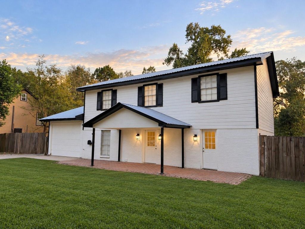 916 Brook Forest Drive A, Conroe, TX 77385
