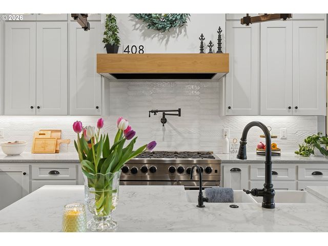 408 TULIP Ln, Woodland, WA 98674