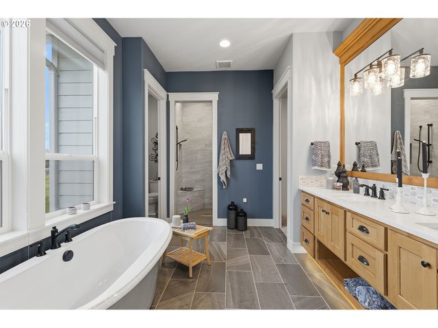 408 TULIP Ln, Woodland, WA 98674