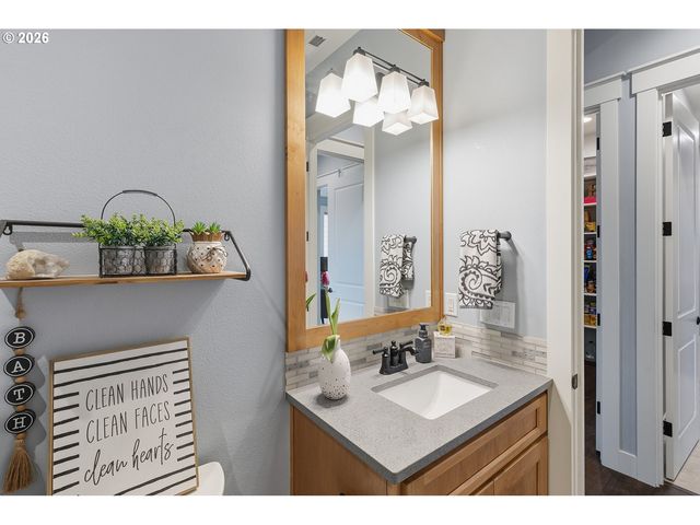 408 TULIP Ln, Woodland, WA 98674