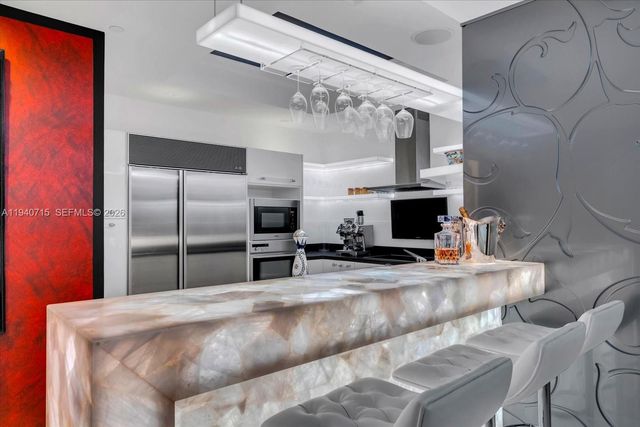 100 S Pointe Dr 3002, Miami Beach, FL 33139