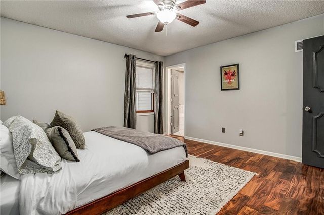 16505 E 52nd Street S, Independence, MO 64055