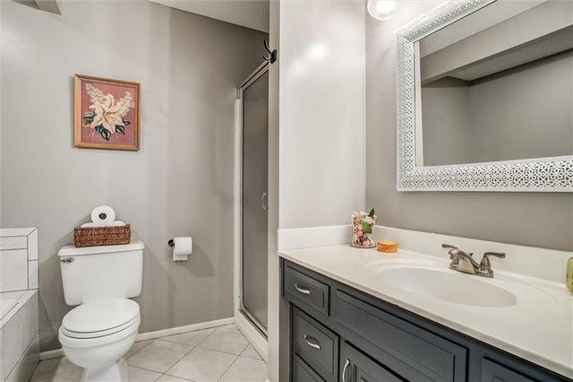 16505 E 52nd Street S, Independence, MO 64055