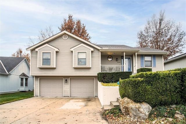 16505 E 52nd Street S, Independence, MO 64055