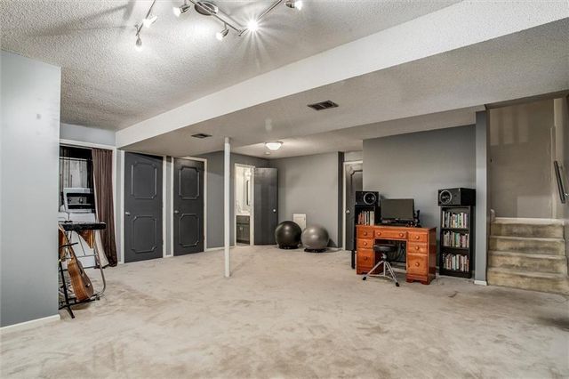 16505 E 52nd Street S, Independence, MO 64055