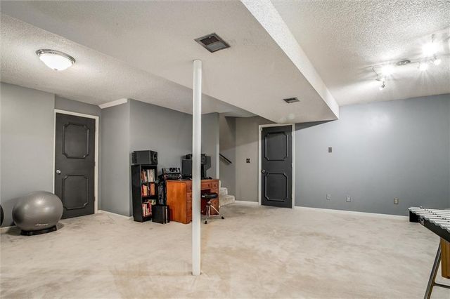 16505 E 52nd Street S, Independence, MO 64055