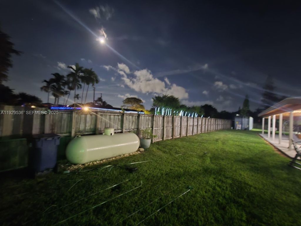 Image 17 of property listing at 16401 SW 292nd St., Homestead, FL 33033