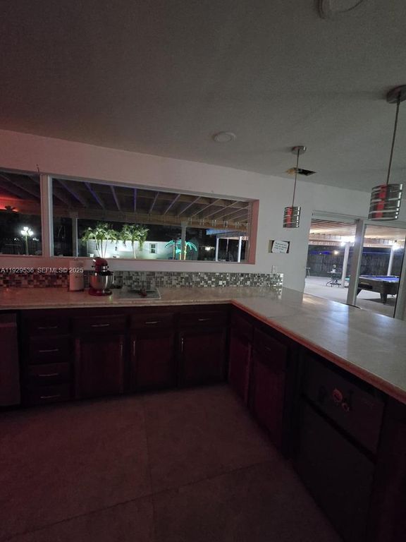 Image 24 of property listing at 16401 SW 292nd St., Homestead, FL 33033