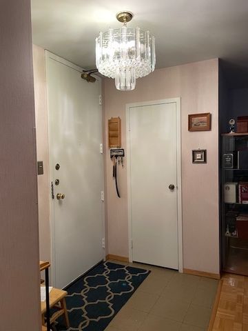 7141 N Kedzie Avenue 110, Chicago, IL 60645