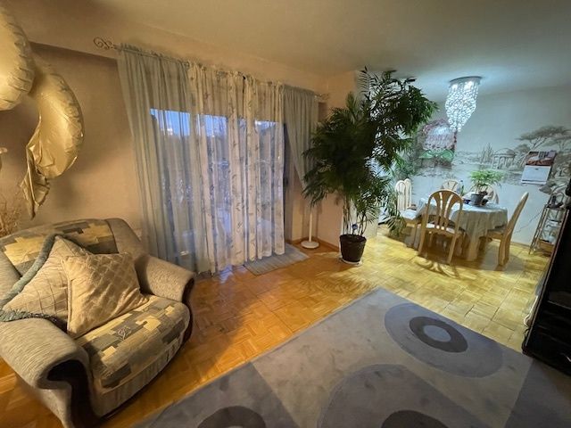 7141 N Kedzie Avenue 110, Chicago, IL 60645