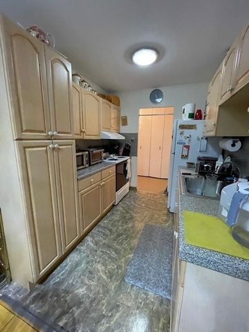 7141 N Kedzie Avenue 110, Chicago, IL 60645