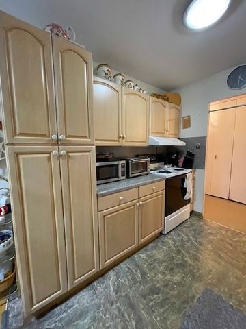 7141 N Kedzie Avenue 110, Chicago, IL 60645