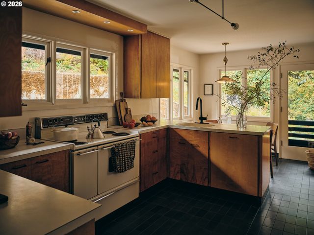 3062 Sw FAIRMOUNT Blvd, Portland, OR 97239