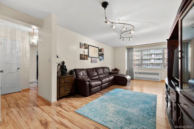 2940 W 5th Street 7C, Brooklyn, NY 11224