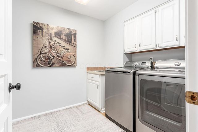 8602 Davington Drive, Dublin, OH 43017