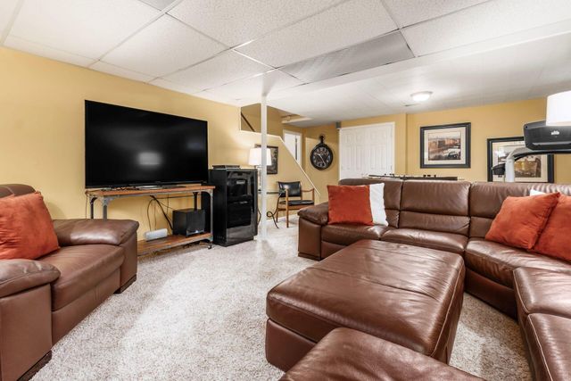8602 Davington Drive, Dublin, OH 43017