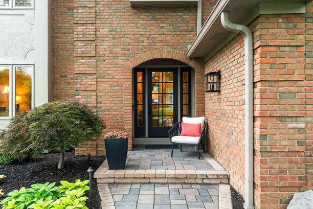 8602 Davington Drive, Dublin, OH 43017