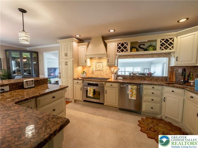 2087 Hopewell Road, Bethlehem City, PA 18017