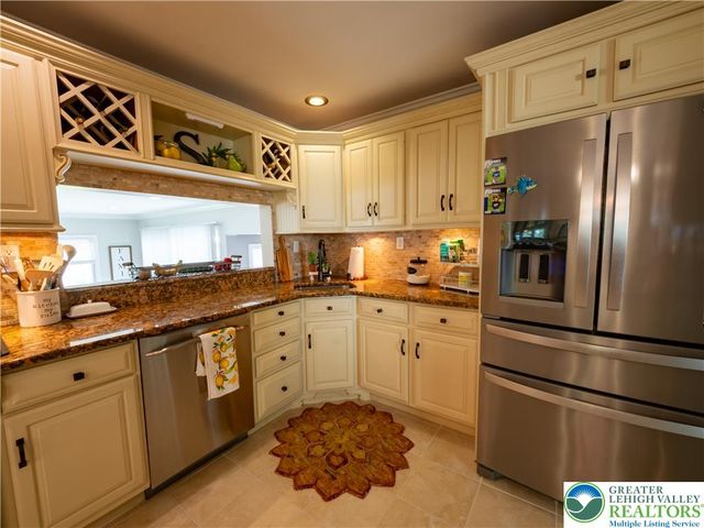 2087 Hopewell Road, Bethlehem City, PA 18017