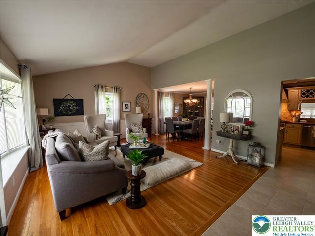 2087 Hopewell Road, Bethlehem City, PA 18017