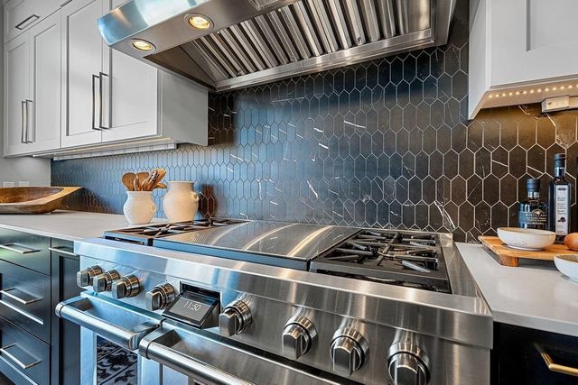 1108 BROOKWOOD DRIVE, Green Bay, WI 54304