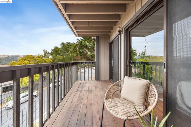 201 Vista Heights Rd, El Cerrito, CA 94530