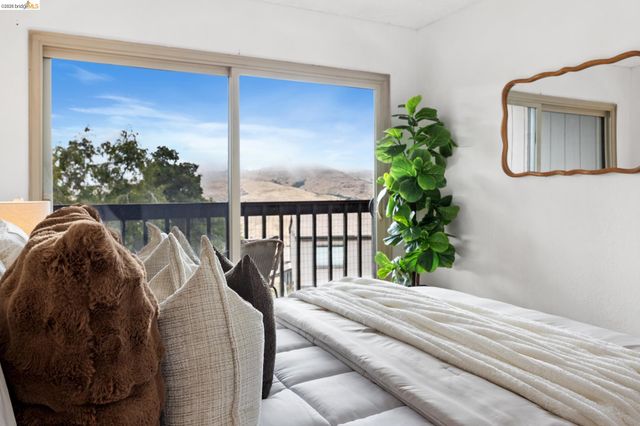 201 Vista Heights Rd, El Cerrito, CA 94530