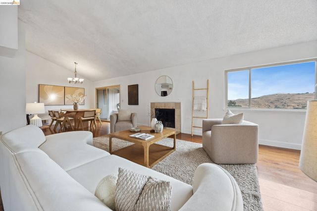 201 Vista Heights Rd, El Cerrito, CA 94530