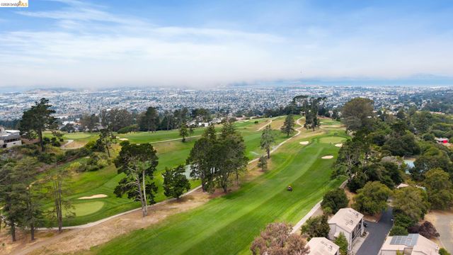 201 Vista Heights Rd, El Cerrito, CA 94530