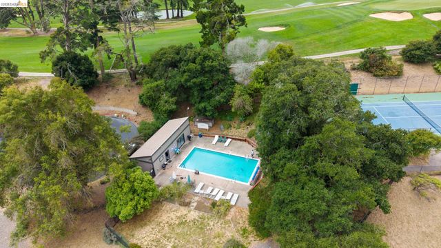 201 Vista Heights Rd, El Cerrito, CA 94530
