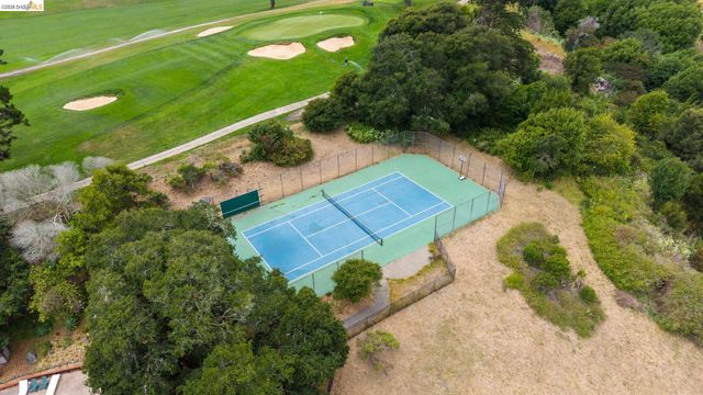 201 Vista Heights Rd, El Cerrito, CA 94530