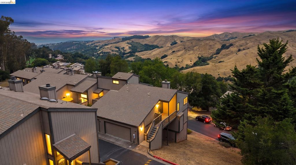 201 Vista Heights Rd, El Cerrito, CA 94530