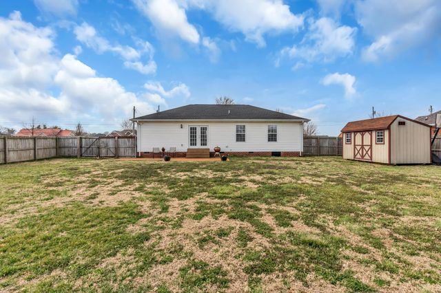 115 Irish Oaks Dr, Portland, TN 37148
