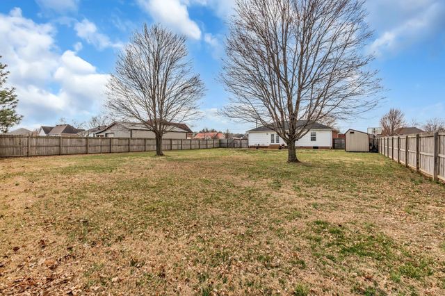 115 Irish Oaks Dr, Portland, TN 37148