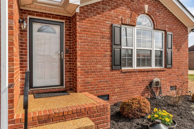 115 Irish Oaks Dr, Portland, TN 37148