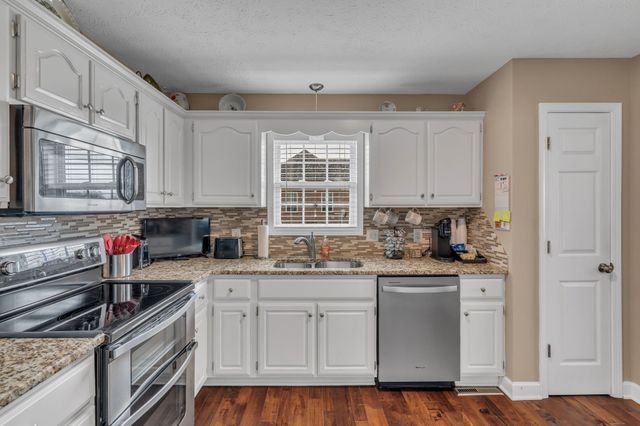 115 Irish Oaks Dr, Portland, TN 37148