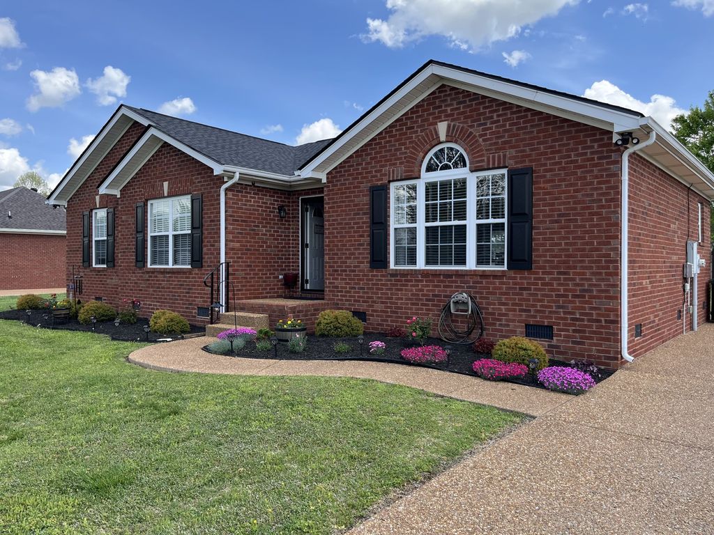115 Irish Oaks Dr, Portland, TN 37148