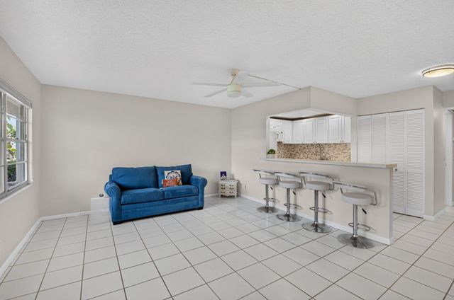 591 Fanshaw O, Boca Raton, FL 33434