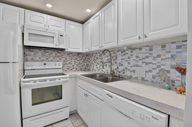 591 Fanshaw O, Boca Raton, FL 33434