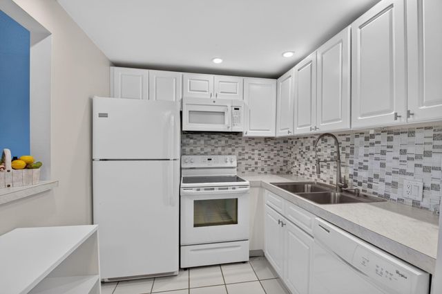 591 Fanshaw O, Boca Raton, FL 33434