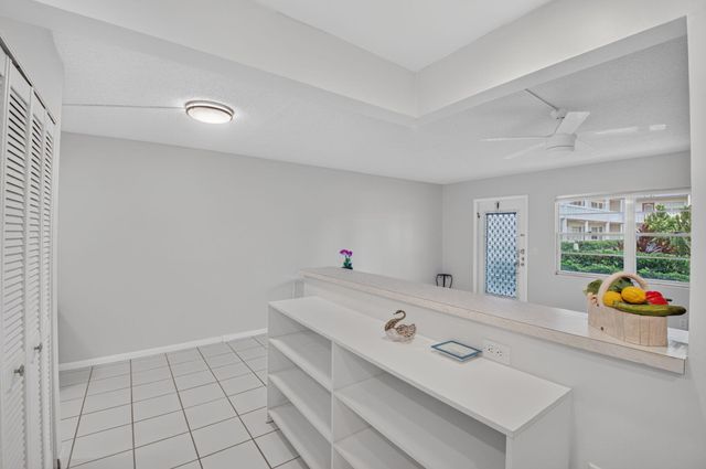 591 Fanshaw O, Boca Raton, FL 33434