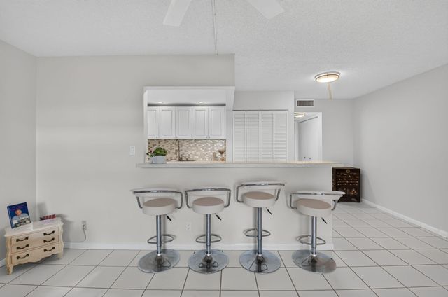 591 Fanshaw O, Boca Raton, FL 33434