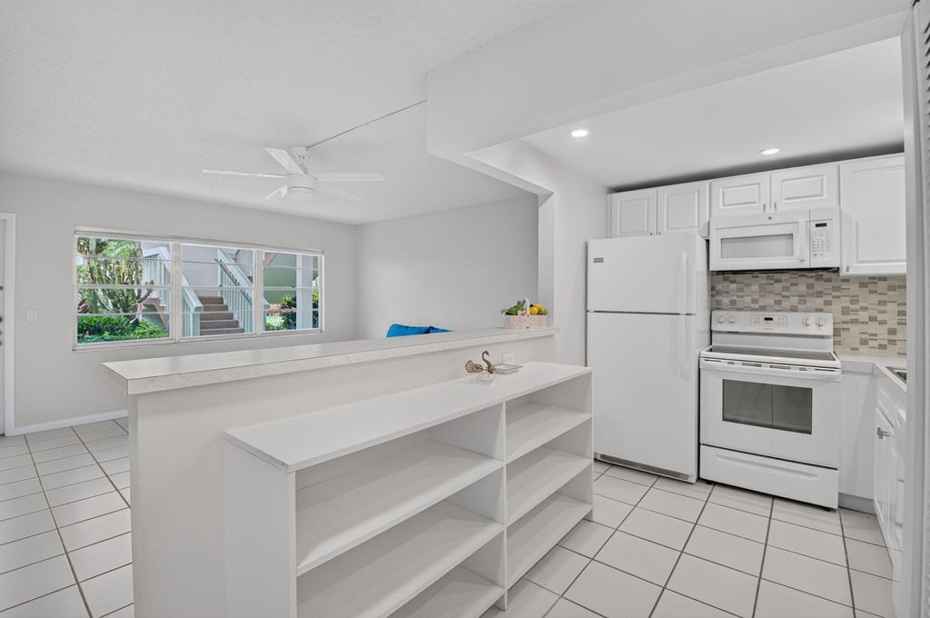 591 Fanshaw O, Boca Raton, FL 33434