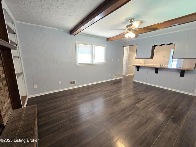 9313 Le Beau Ct, Louisville, KY 40299